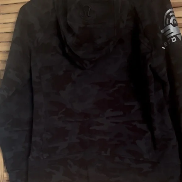 Lululemon Black Camo Zip-Up Hoodie Sz 10 - Picture 5 of 5